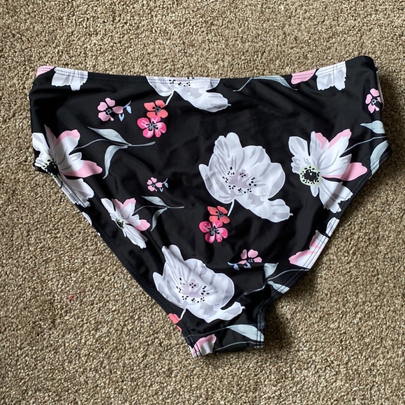 NWOT Womens XL High Rise Cheeky Swimsuit Bottom, Black Floral Pattern - Picture 2 of 3